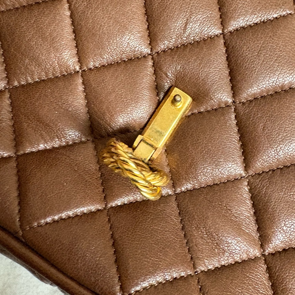 Gucci Gold Chain Accessory - Picture 5 of 9